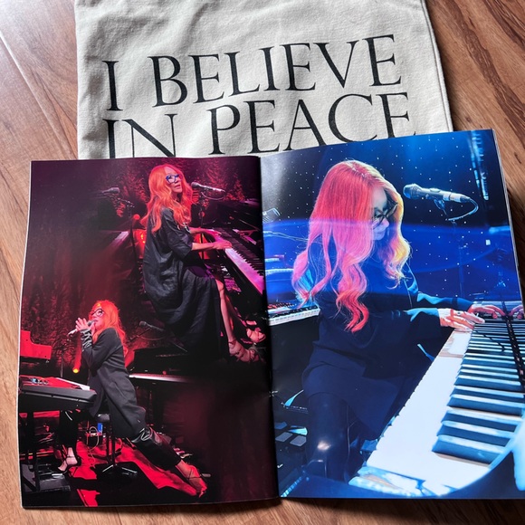 NEW tori amos tote and tour program - Picture 4 of 5